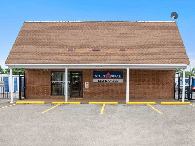 Store Space Self Storage at 7533 Sewells Point Rd